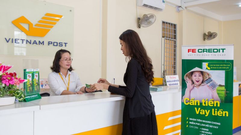  FE- Credit đã hợp tác với Bưu Điện  tổ chức dịch vụ vay tiền mặt dành cho khách hàng